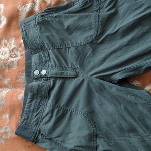 Athleta Ripstop Windbreaker Crop size 8